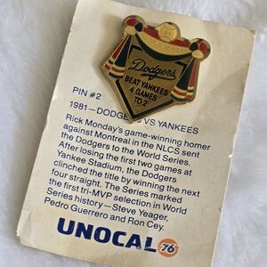 Vintage 1981 Dodgers World Series Pin UNOCAL 76 Promo Dodgers Beat Yankees 4-2